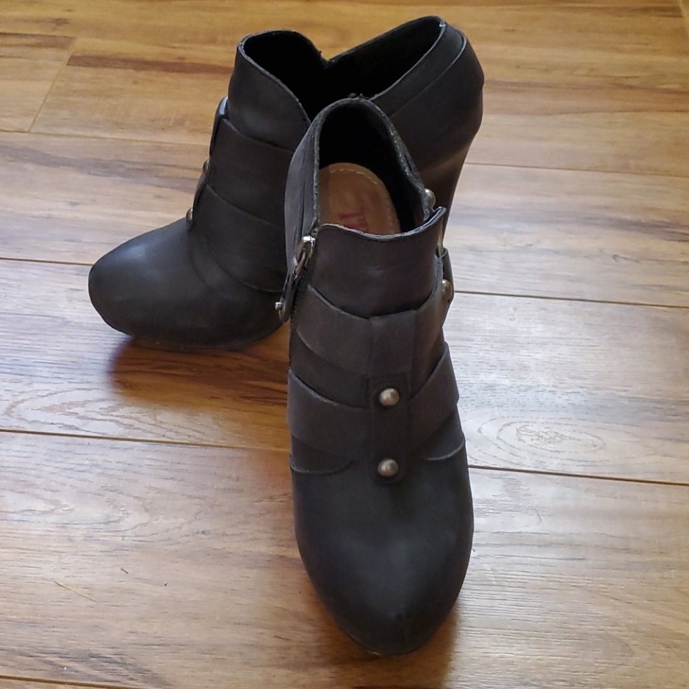 Leather booties